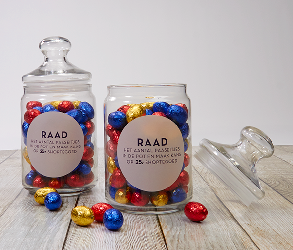 Eitjes raden bij Miss Etam